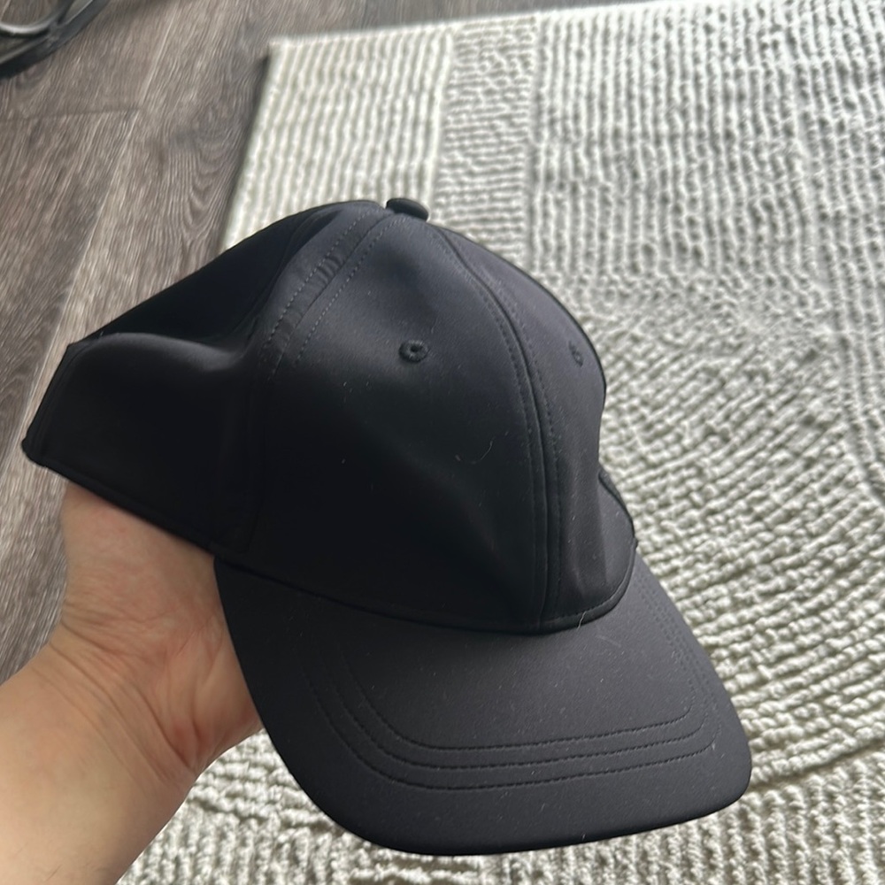Black Lululemon hat